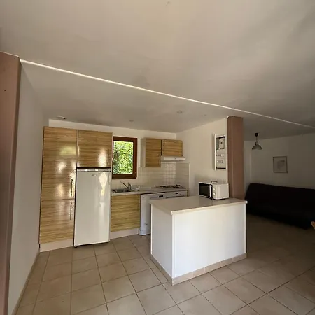 בקתה Di Mare Bougainvillee סרביון